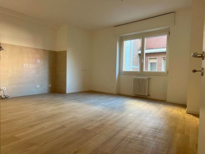 Appartamento trilocale in affitto in Corso San Gottardo, Milano