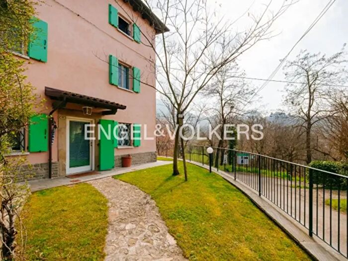 Casa con 6 locali in vendita in VimignanoLa Scola, Grizzana Morandi
