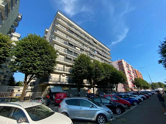 Appartamento bilocale in vendita in Via Cilea, Pioltello
