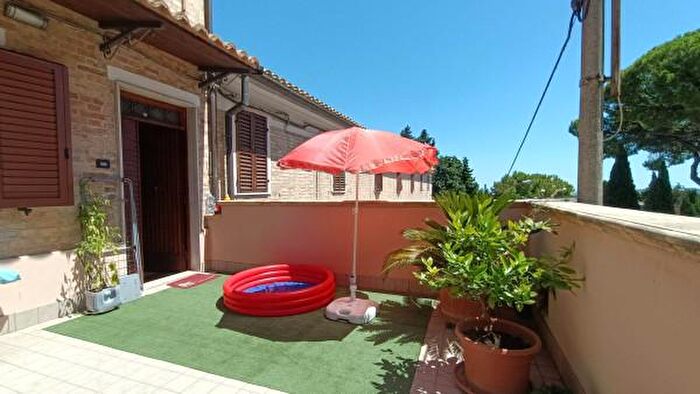 Casa con 5 locali in vendita in Osimo