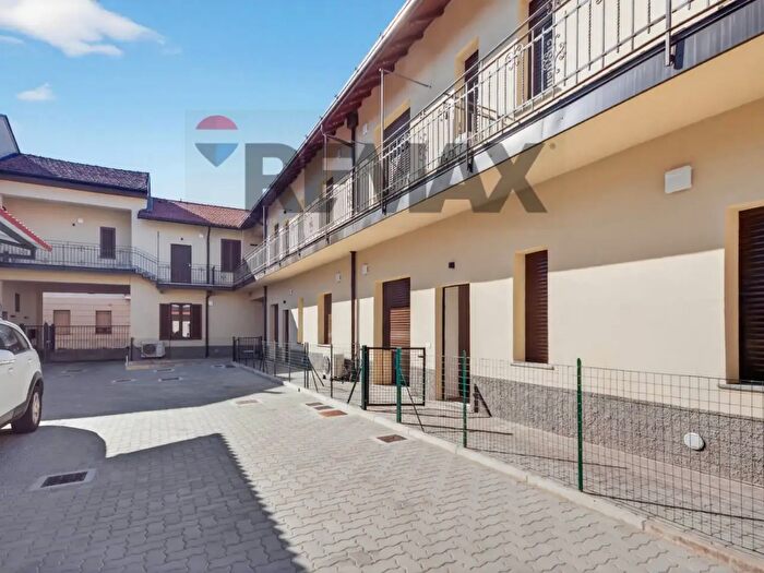 Appartamento trilocale in vendita in Via Montello, Lissone