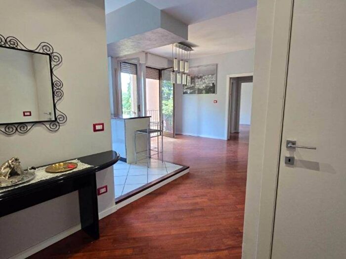 Appartamento trilocale in affitto in Viale Iginio Rota, Semicentro, Vimercate