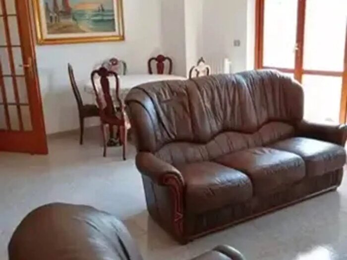 Appartamento con 5 locali in vendita in Via Schipani, Vibo Valentia