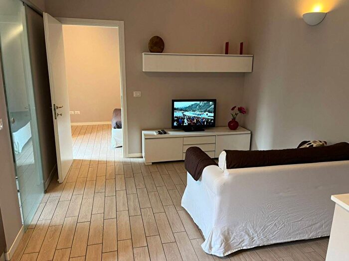 Appartamento bilocale in affitto in Via Volterra, Washington, Milano