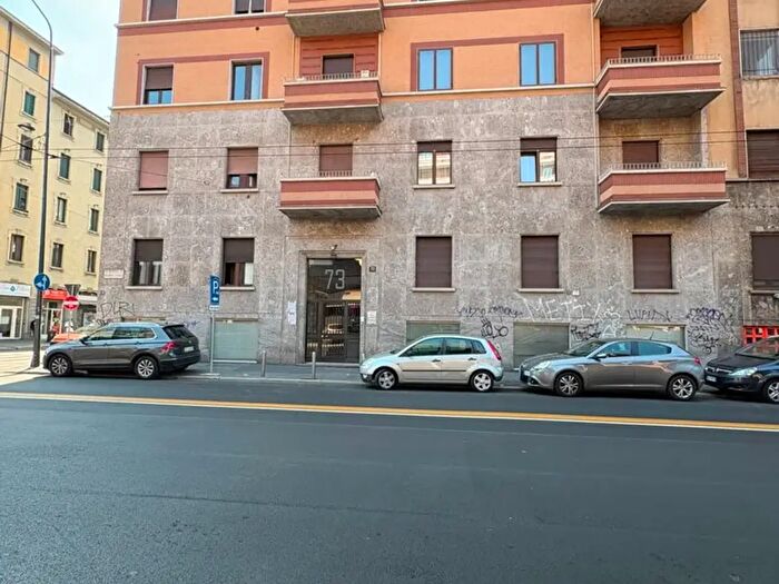 Appartamento bilocale in vendita in Viale Monte Ceneri, Milano