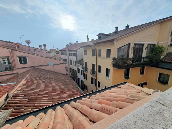 Appartamento trilocale in vendita in Via Prati, Padova