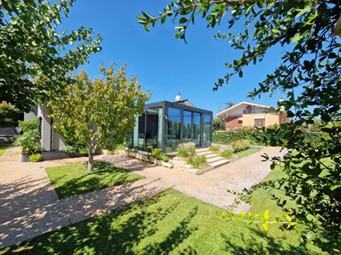 Casa con 5 locali in vendita in Via dei Laghi, Ciampino