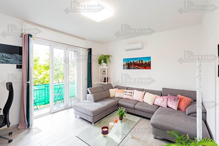 Appartamento trilocale in vendita in Via Ciro Menotti, Carugate