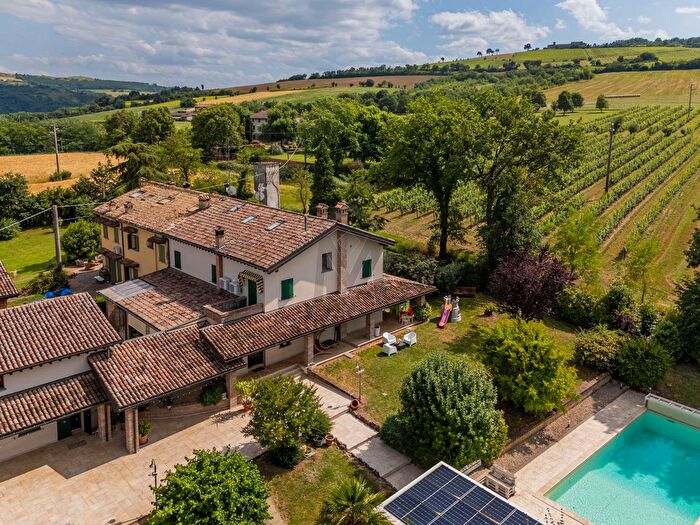 Casa con 12 locali in vendita in Ca Signori, Scandiano