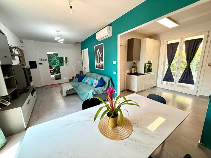 Casa con 6 locali in vendita in Pontedera