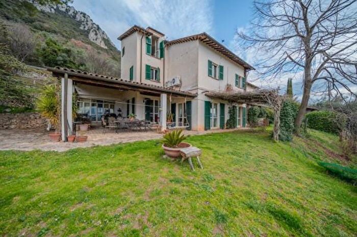 Casa con 6 locali in vendita in Via della Lince, Terni