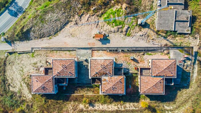 Casa quadrilocale in vendita in Via Radici Sud, Castellarano
