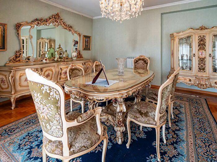 Casa con 10 locali in vendita in Via Vecchia Fiuggi, Fiuggi