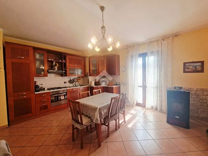 Appartamento trilocale in vendita in Via del Laghetto, Fiano Romano