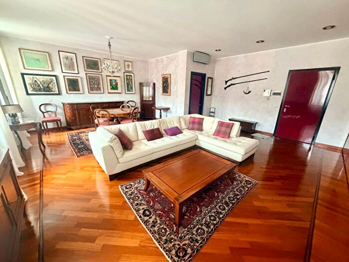 Appartamento quadrilocale in affitto in Via Galvano Fiamma, Indipendenza, Milano