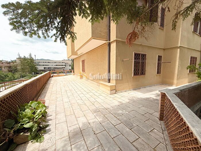 Appartamento con 9 locali in affitto in Via Domenico di Giura, Potenza