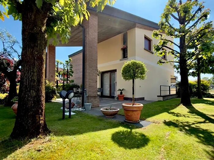 Casa quadrilocale in vendita in Via Donatori di Sangue, Cazzago San Martino