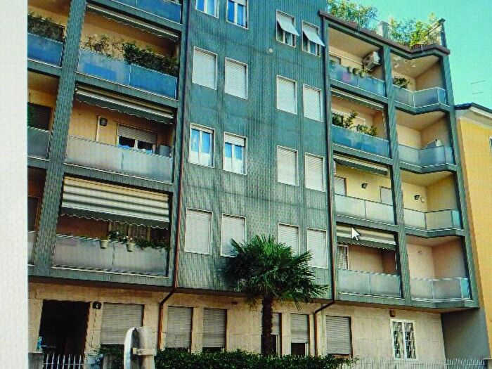 Appartamento monolocale in affitto in Via George Washington, Solari, Milano
