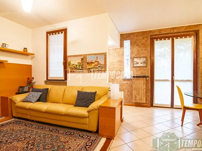 Appartamento quadrilocale in vendita in Via Martiri di Marzabotto F, Senago