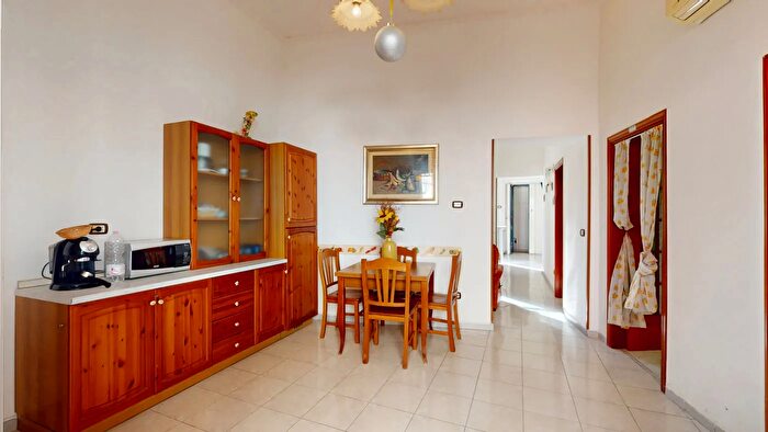 Appartamento trilocale in vendita in Via Matteo Renato Imbriani, Napoli