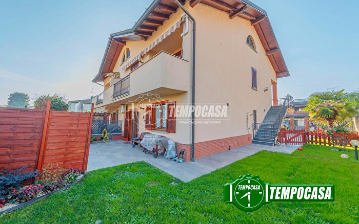 Casa con 5 locali in vendita in Via Don Minzoni, Gaggiano