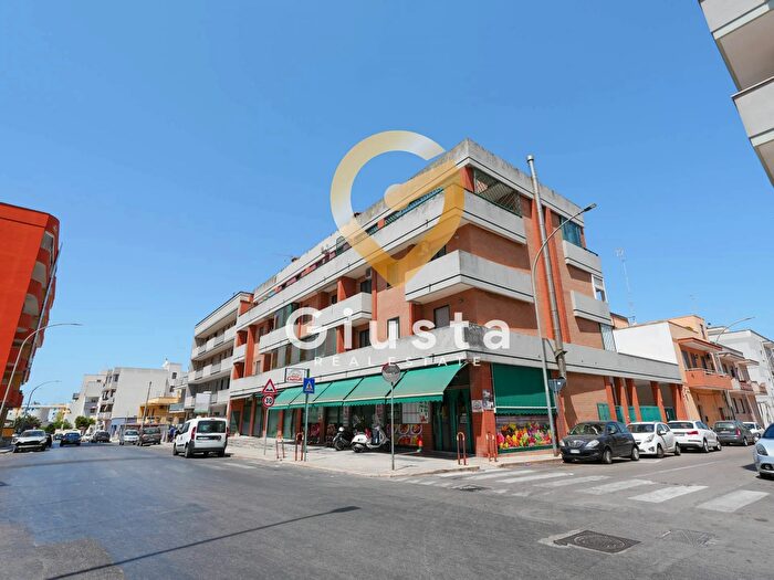 Appartamento trilocale in vendita in Via Gerolamo Aleandro, Brindisi