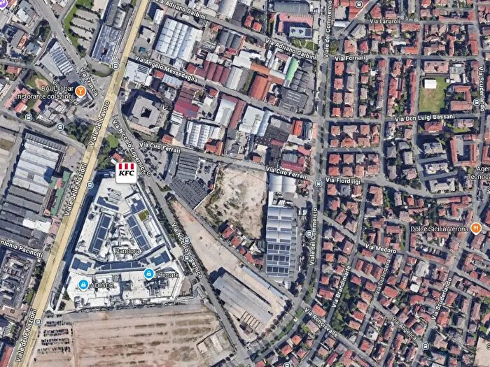 Appartamento con 5 locali in vendita in Viale del Commercio, Verona