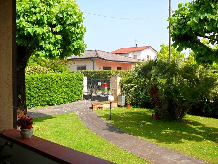 Casa con 5 locali in affitto in Forte Dei Marmi