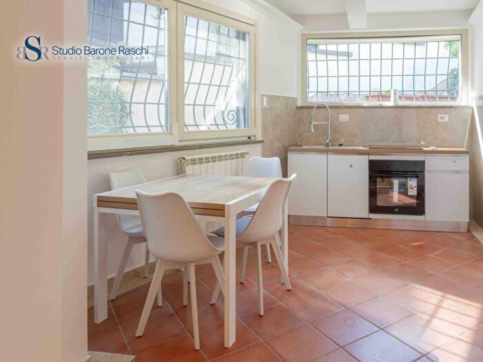 Appartamento trilocale in affitto in Via Parabiago, Grottarossa Saxa Rubra, Roma