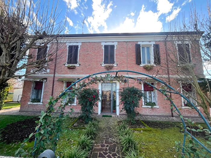 Casa con 6 locali in vendita in Copparo