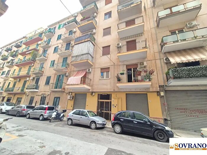 Appartamento trilocale in vendita in Palermo