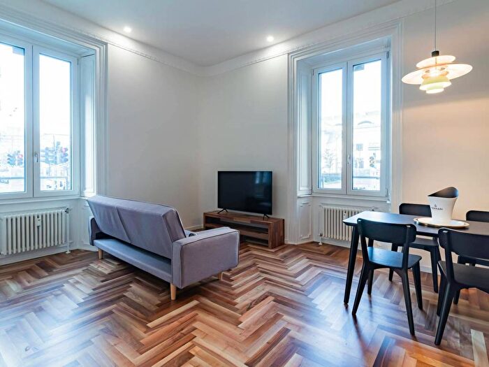 Appartamento monolocale in affitto in Via Soperga, Centrale, Milano