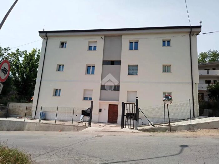 Appartamento trilocale in vendita in Via Cimbri, Castrolibero