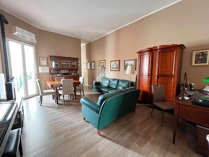 Appartamento quadrilocale in vendita in Via Giuseppe Macherione, Catania