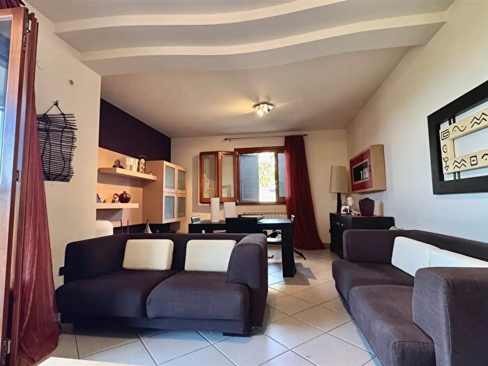Casa con 6 locali in vendita in Traversa VII di Via Enrico Berlinguer, Scordia