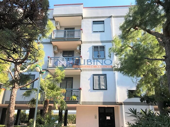 Appartamento quadrilocale in vendita in Via Giovanni Costantino, Bari