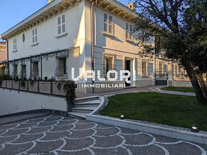 Casa quadrilocale in affitto in Faenza