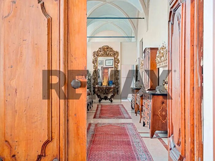 Casa con 15 locali in vendita in Via Borghetto, Piacenza
