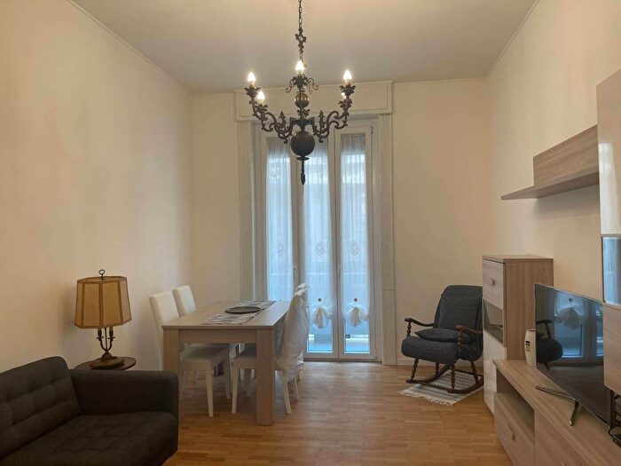 Appartamento trilocale in affitto in Via Pinamonte da Vimercate, Moscova, Milano