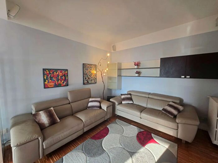 Appartamento trilocale in affitto in Sesto Calende