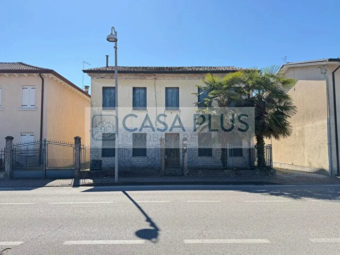 Casa con 5 locali in vendita in Tombolo