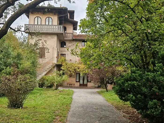 Casa con 6 locali in vendita in Via Ramiro Rampinelli, Brescia