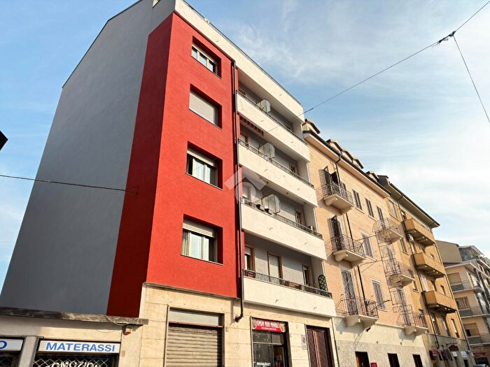 Appartamento trilocale in vendita in Via Exilles, Torino