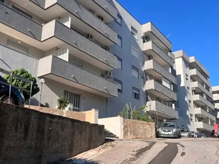 Appartamento trilocale in vendita in Via Mirulla, Messina