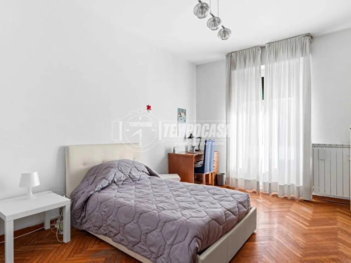 Appartamento trilocale in vendita in Viale Giovanni da Cermenate, Milano