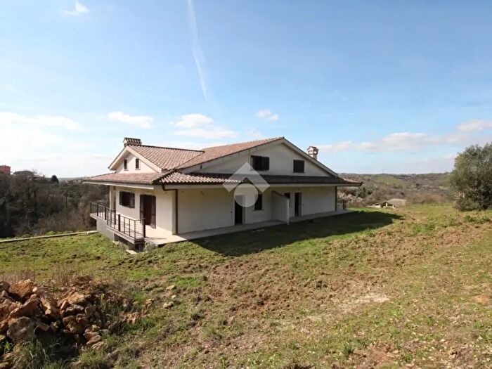 Casa con 7 locali in vendita in Via Fontana del Giglio, Castelnuovo Di Porto