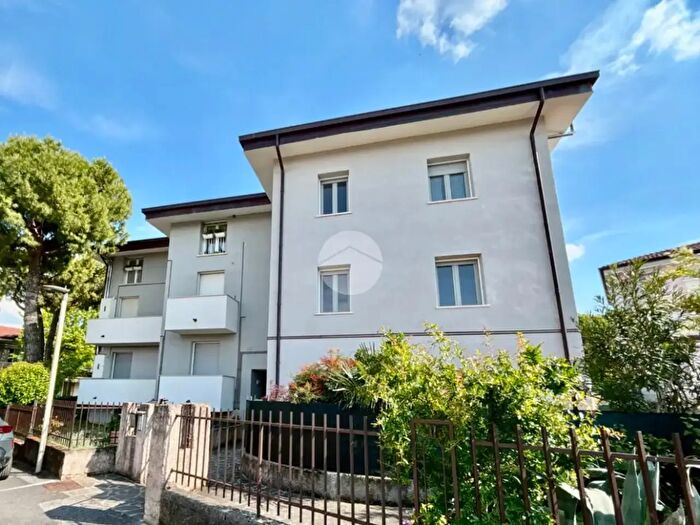 Appartamento trilocale in vendita in Via Rio Torto, Desenzano Del Garda