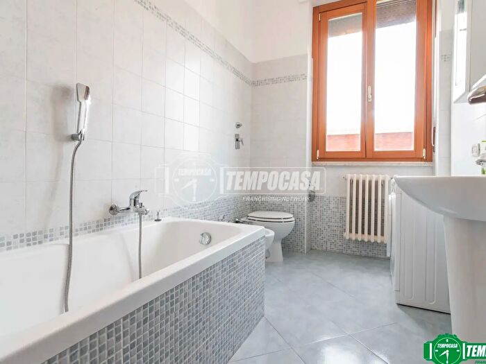 Appartamento quadrilocale in vendita in Via Stelvio, Arese