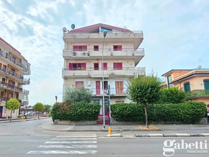 Appartamento trilocale in vendita in Via Mauro Leone, Pomigliano D'Arco