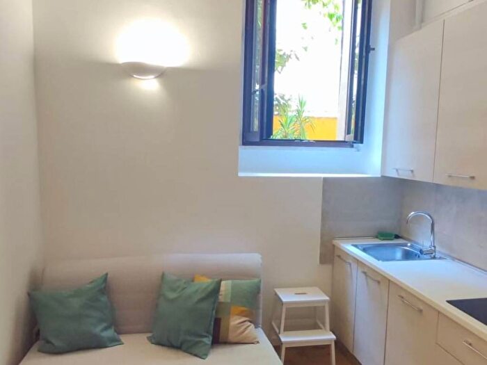 Appartamento monolocale in affitto in Via Pastrengo, Isola, Milano